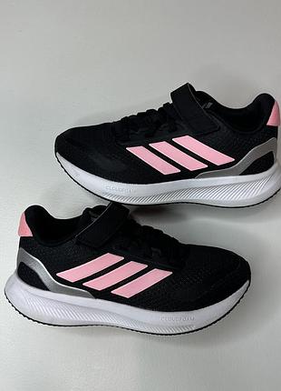 Adidas классные на липучках комфортные и практичные кроссовки