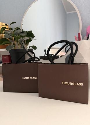 Фірмовий пакет hourglass — стильний брендований пакет для подарунка