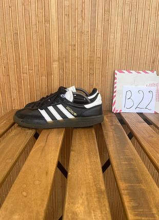 Кроссовки adidas handball spezial
