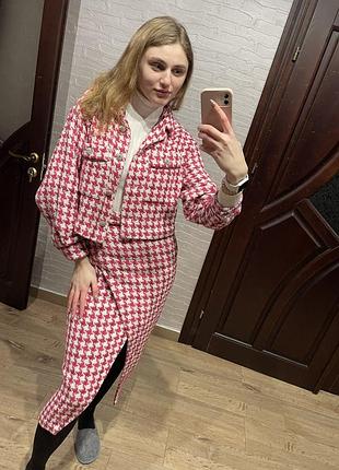 Продаю костюм zara