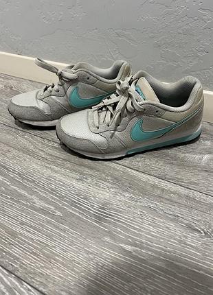 Жіночі кросівки nike р. 5,5, 22,5 см