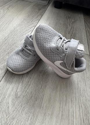 Дитячі/кросівки/сірі/nike/на липучці/спортивні/легкі/22 розмір