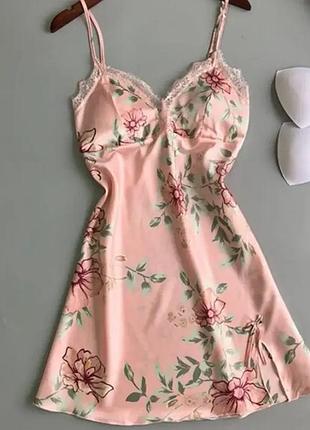 Атласный женский пеньюар розовый