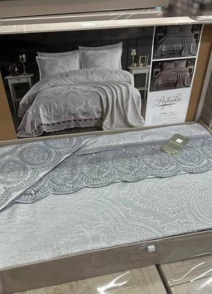 Елегантне жакардове покривало з наволочками вишуканий дизайн