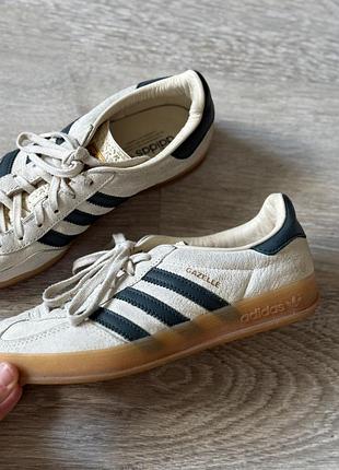 Кросівки adidas gazelle молочні