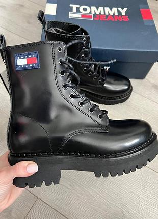 Чоботи жіночі tommy hilfiger шкіряні чорні на платформі 26