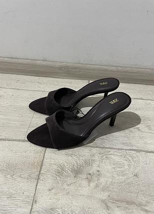 Босоніжки zara
