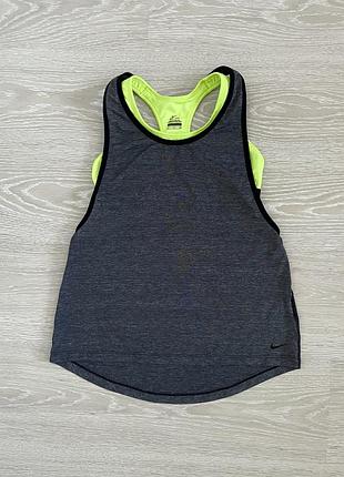 Nike оригінал чудова маєчка з топом