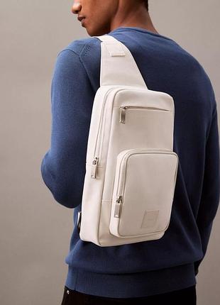Сумка-слинг calvin klein utility sling bag