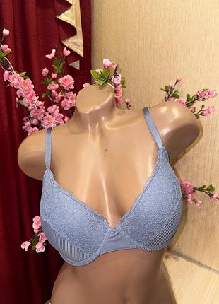 Бюстгалтер с гипюром f&f uk 38c  85c