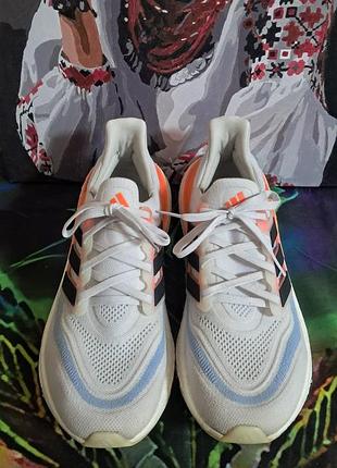 Кроссовки adidas ultraboost light. размер 43 1/2.