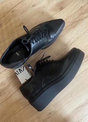 Туфлі броги нові