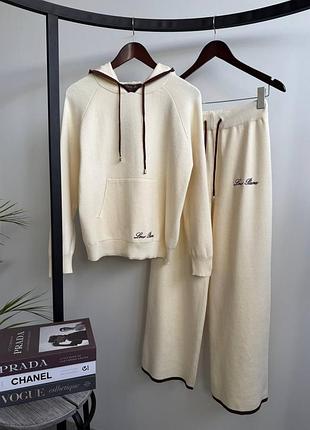 Молочний в жовтинку з коричневим loro piana теплий осінній