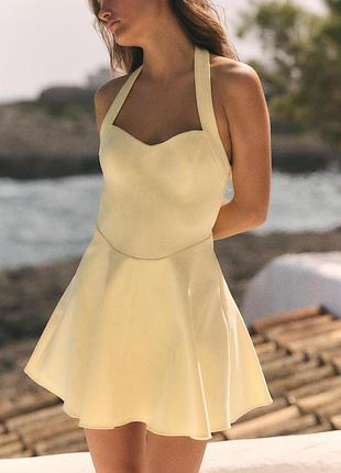 Коротка сукня халтер з клишеною спідницею від zara
