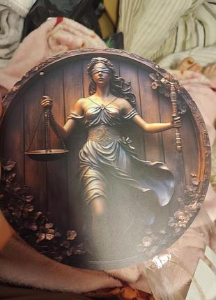 Круглый декор сувенир справедливость весы правосудия фемида юрист
