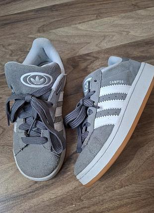 Сірі замшеві кросівки кеди adidas campus 00s розмір 34
