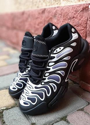 Кросівки    nike air max tn plus drift чорні з сірим та білим   розпродаж sale