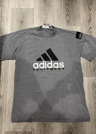 Футболка adidas , у сірому кольорі , в розмірі l
