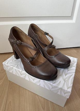 Жіночі шкіряні туфлі clark’s розмір 40 коричневі