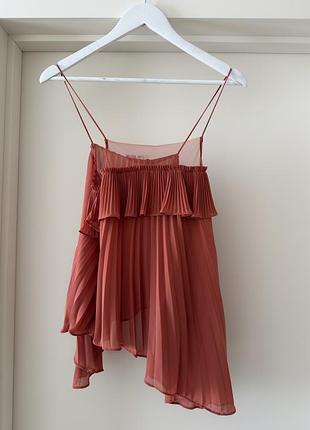 Шифоновий плісирований топ zara на бретелях / асиметрична блуза гофре теракотова