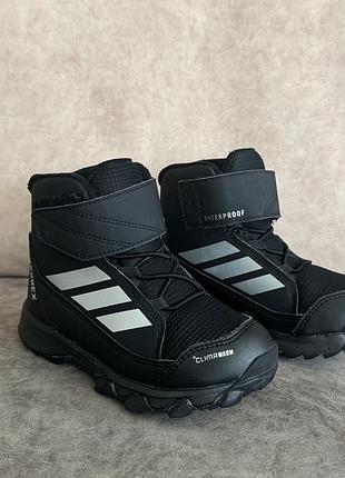 Продам дитячі черевики adidas terrex