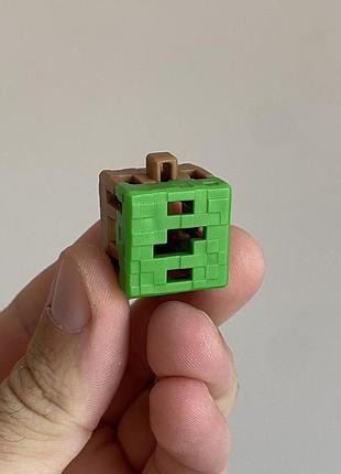 Іграшка kinder joy minecraft блок земля-трава