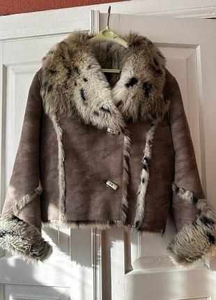 Коротка жіноча дублянка з еко-хутром, розмір l–xl