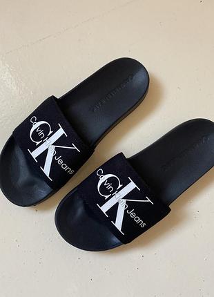 Calvin klein шльопанці