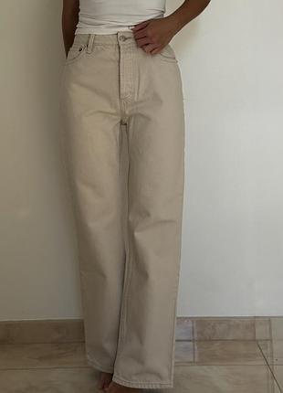 Молочні прямі джинси zara 36 розмір (s)