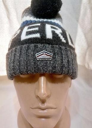 Шапка superdry c помпоном