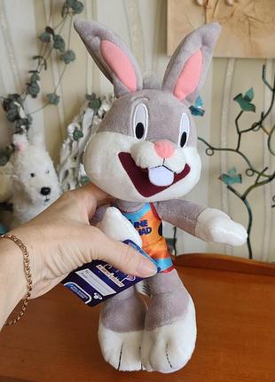 Новая игрушка багз бани космический джем moose toys / bugs bunny space jam b-ball buddies