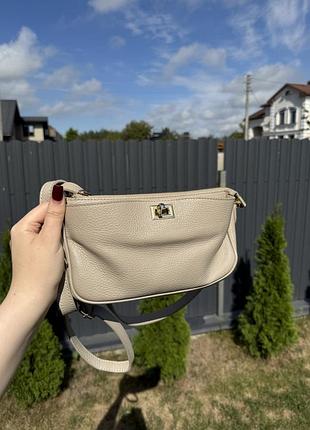 Крос-боді жіноча бежева з м'якої шкіри