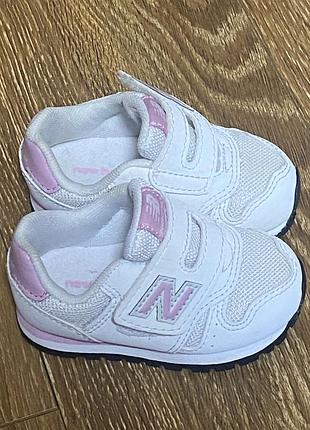 Дитячі для дівчинки кросівки new balance
