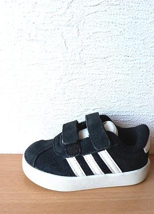 Кожаные кроссовки adidas 20 р. стелька 12,5 см.