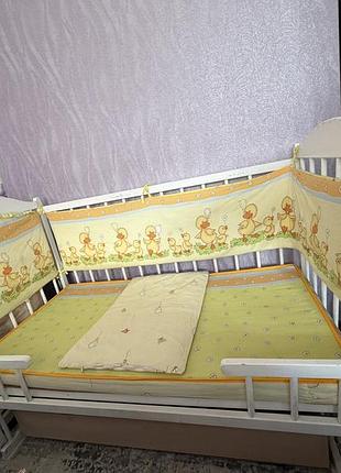 Дитяче ліжечко з матрасиком, бортиками