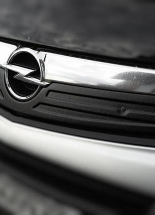 Зимняя накладка на решетку радиатора 2007-2015 (v2, верхняя) матовый для opel vivaro 2001–2015 гг