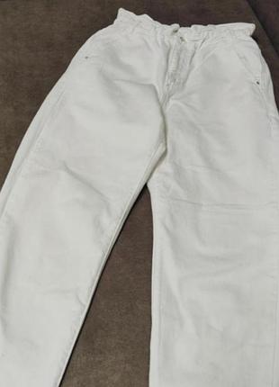, белые джинсы  с высокой посадкой от zara