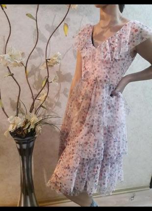 Продам красивое платье в мелкий цветочек