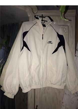 Ветрівка balenciaga