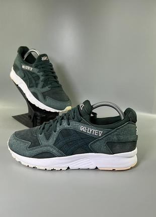 Кросівки asics
