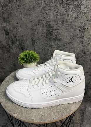 Кросівки jordan access "triple white" / "white/black