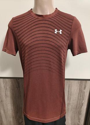 Футболка under armour