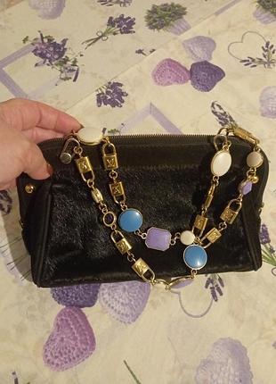 Шикарна сумочка відомого бренду