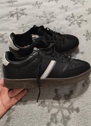 Кроссовки 40 refresh