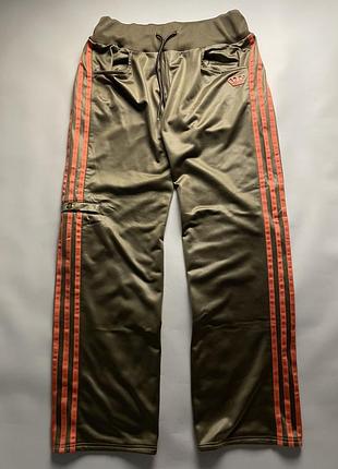 Штани adidas respect me