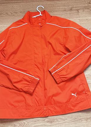 Червона вітровка від  бренду puma