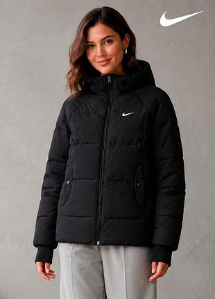 Теплый зимний пуховик куртка приталенная с перьями и пухом nike s