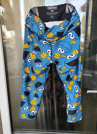 Яркие спортивные леггинсы tikiboo х sesame street (cookie monster) оригинал