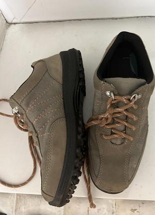 Унісекс жіночі/чоловічі кросівки hotter goretex 38 розмір бежево-коричневі