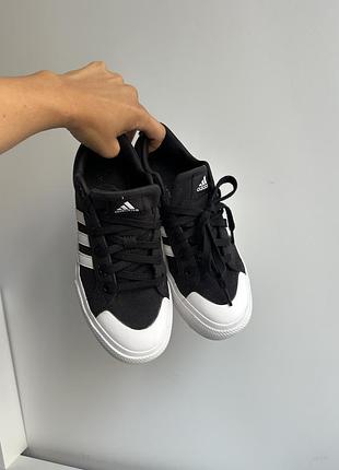 Кросівки adidas 38.5 розмір